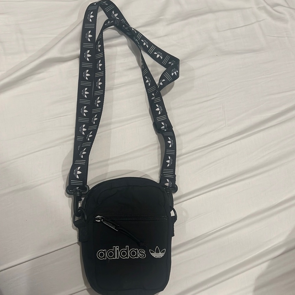 ADIDAS SMALL CROSSBODY PACK